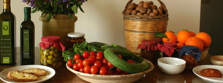 Le specialit della nostra cucina: i prodotti tipici dell'Etna, i prodotti biologici, l'olio Monte Etna DOP