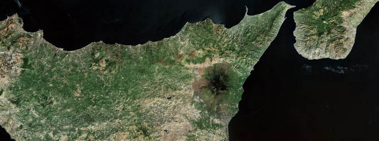 Posizione geografica: in Sicilia, fra l'Etna e il mare