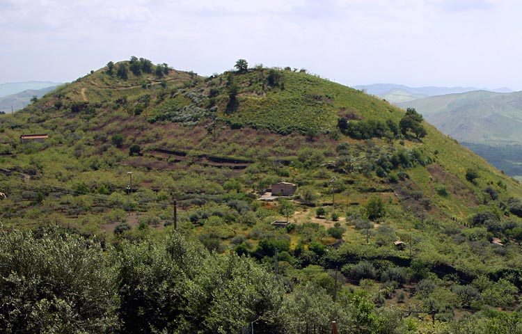 Vista del Monte Barca, conetto secondario dell'Etna
